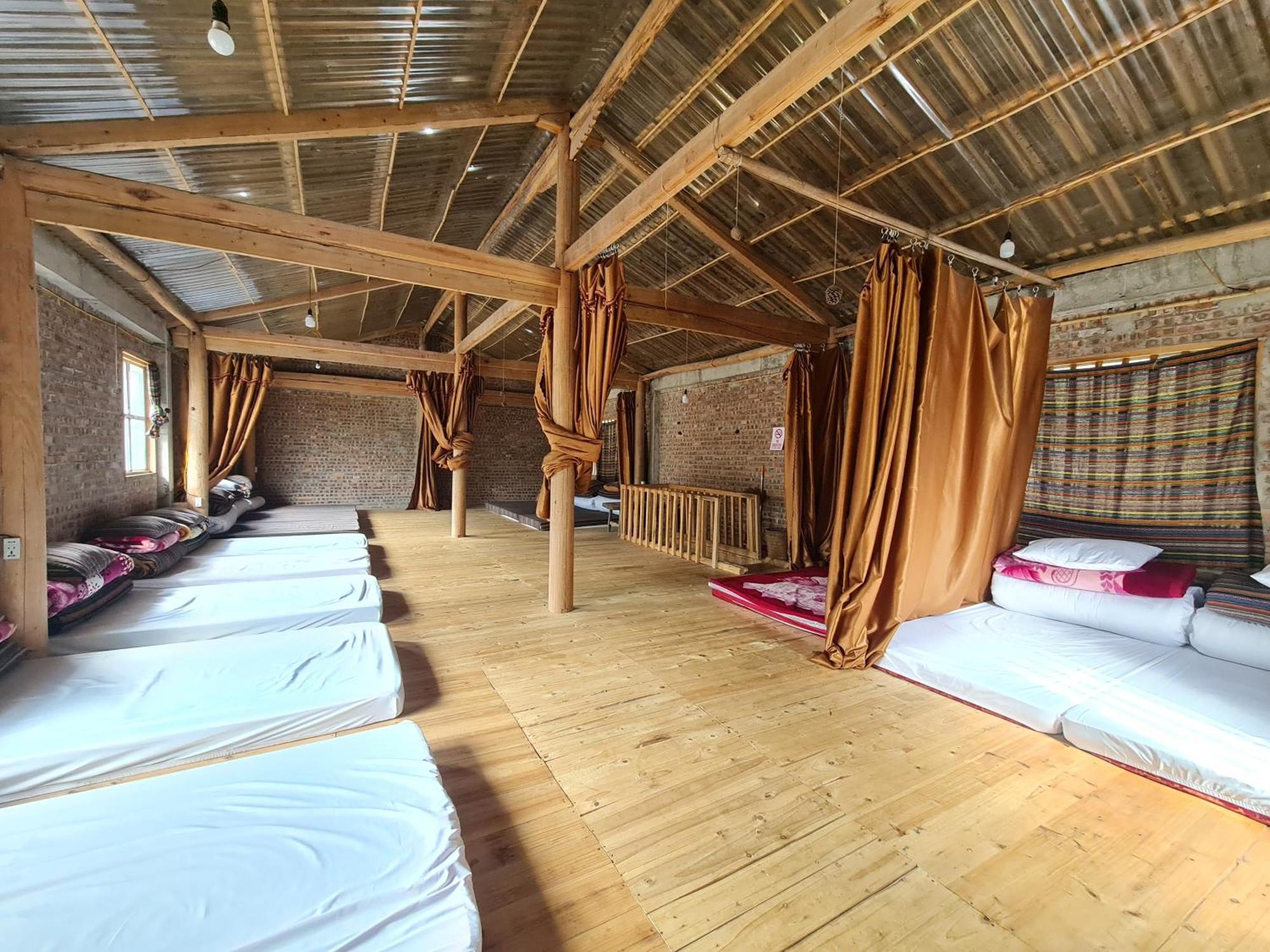 Nha Co Lao Xa Homestay Hmong & Bungalow Air Conditioner Dong Van  Exterior foto